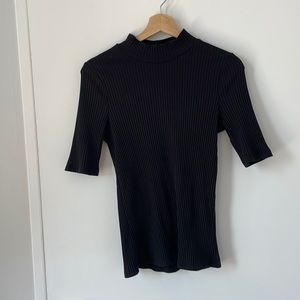 Black ribbed top